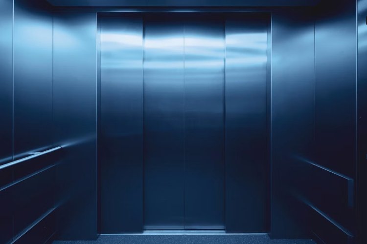 Ascensores preparados para nuevas necesidades: qué puede aportar su modernización